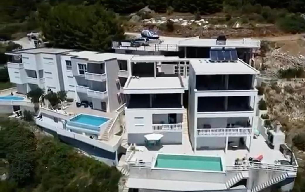 Elona Apartments Čelina Kültér fotó